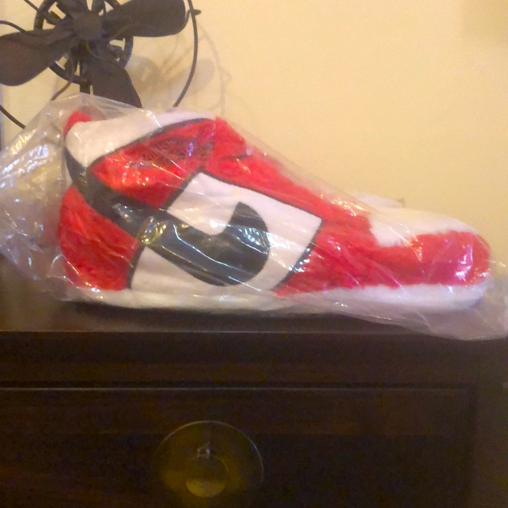 💯Sold Jordan High tops Slippers NEW